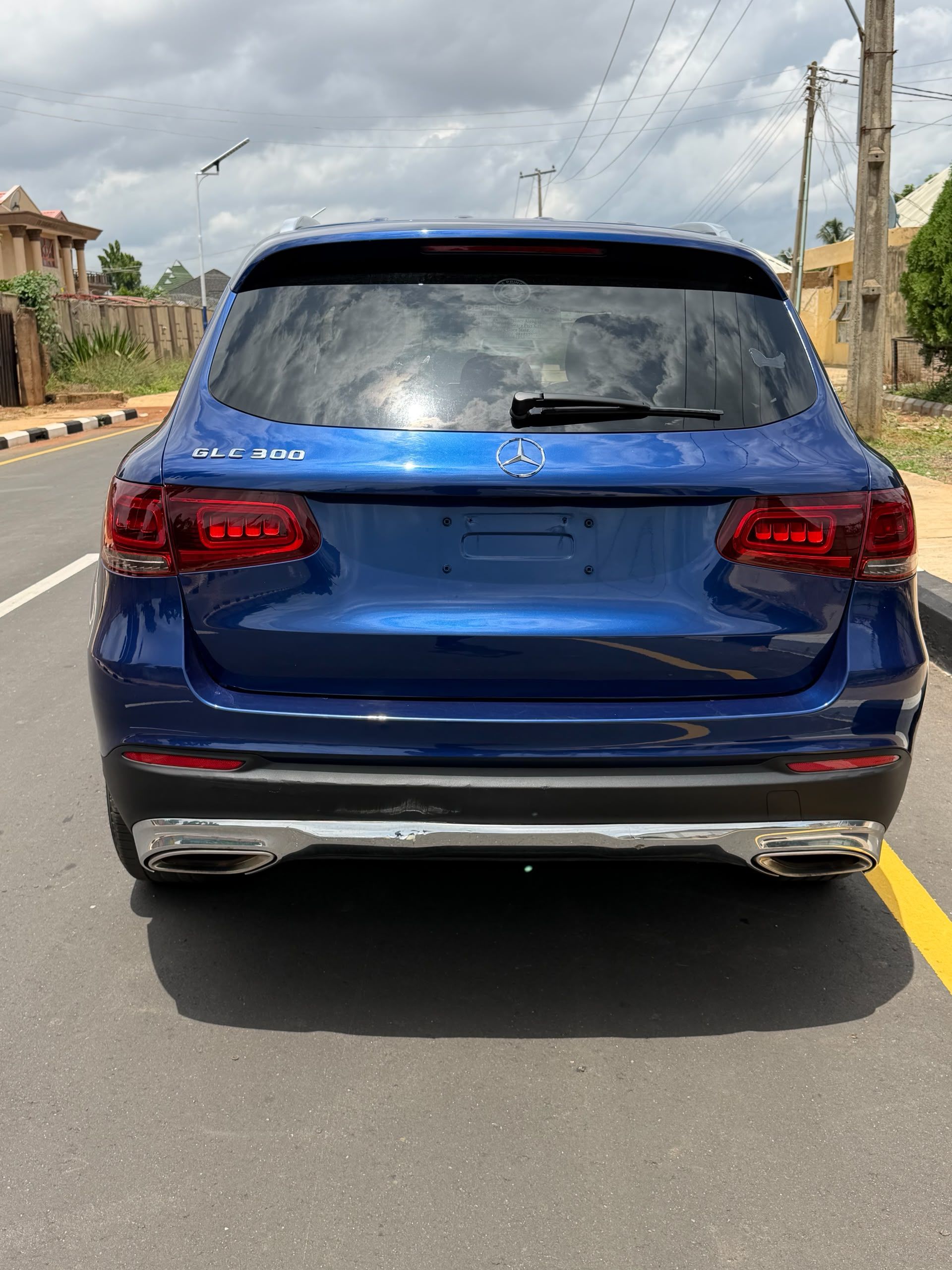 2017 Mercedes-Benz GLC 300 - Image 1