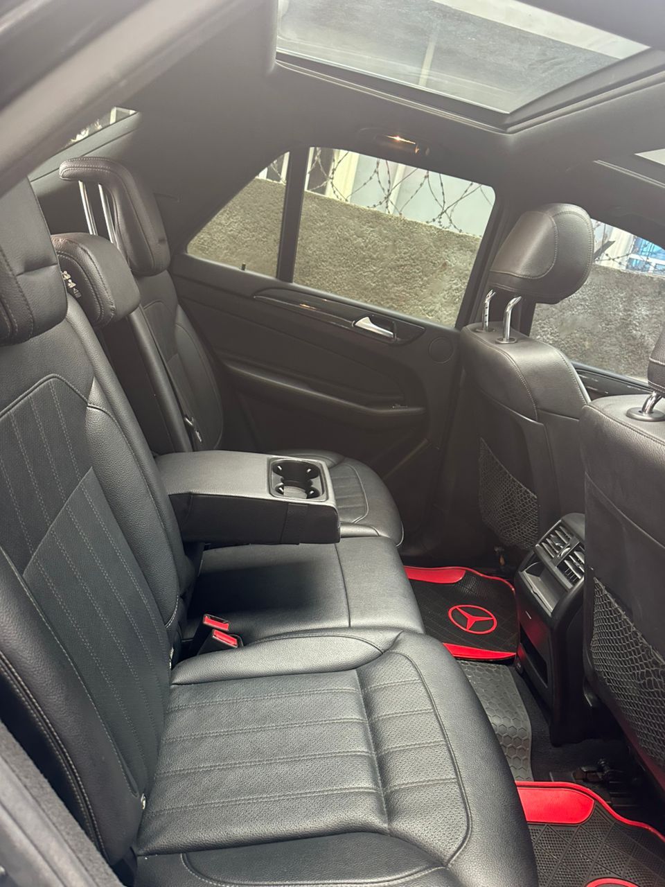 Vehicle - Image 9