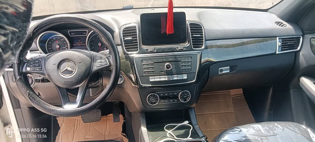 Vehicle - Image 9