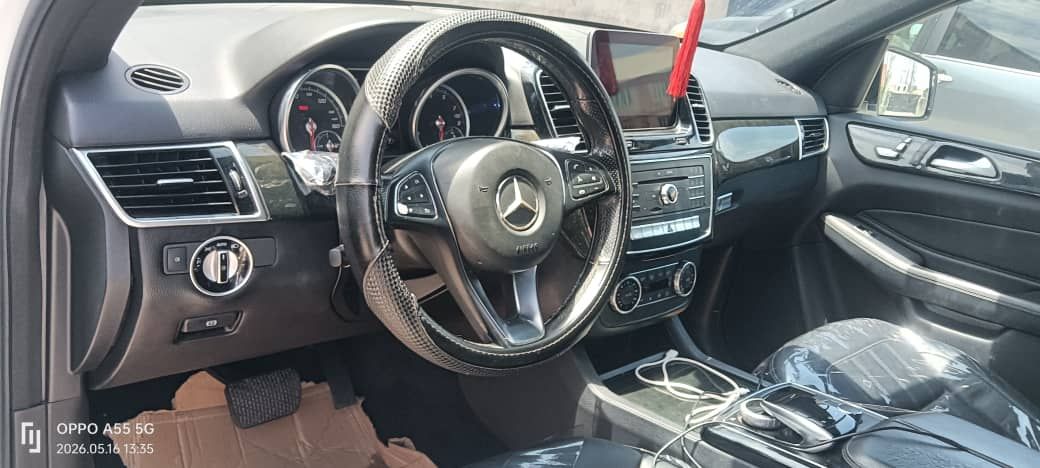 Vehicle - Image 8