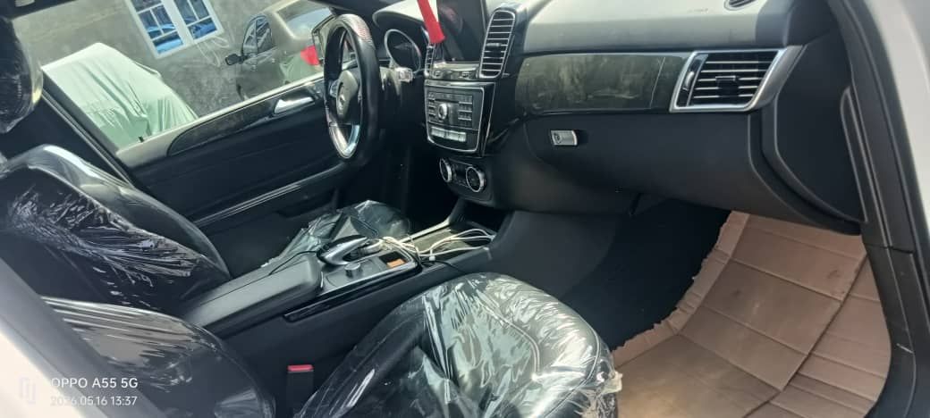 Vehicle - Image 6