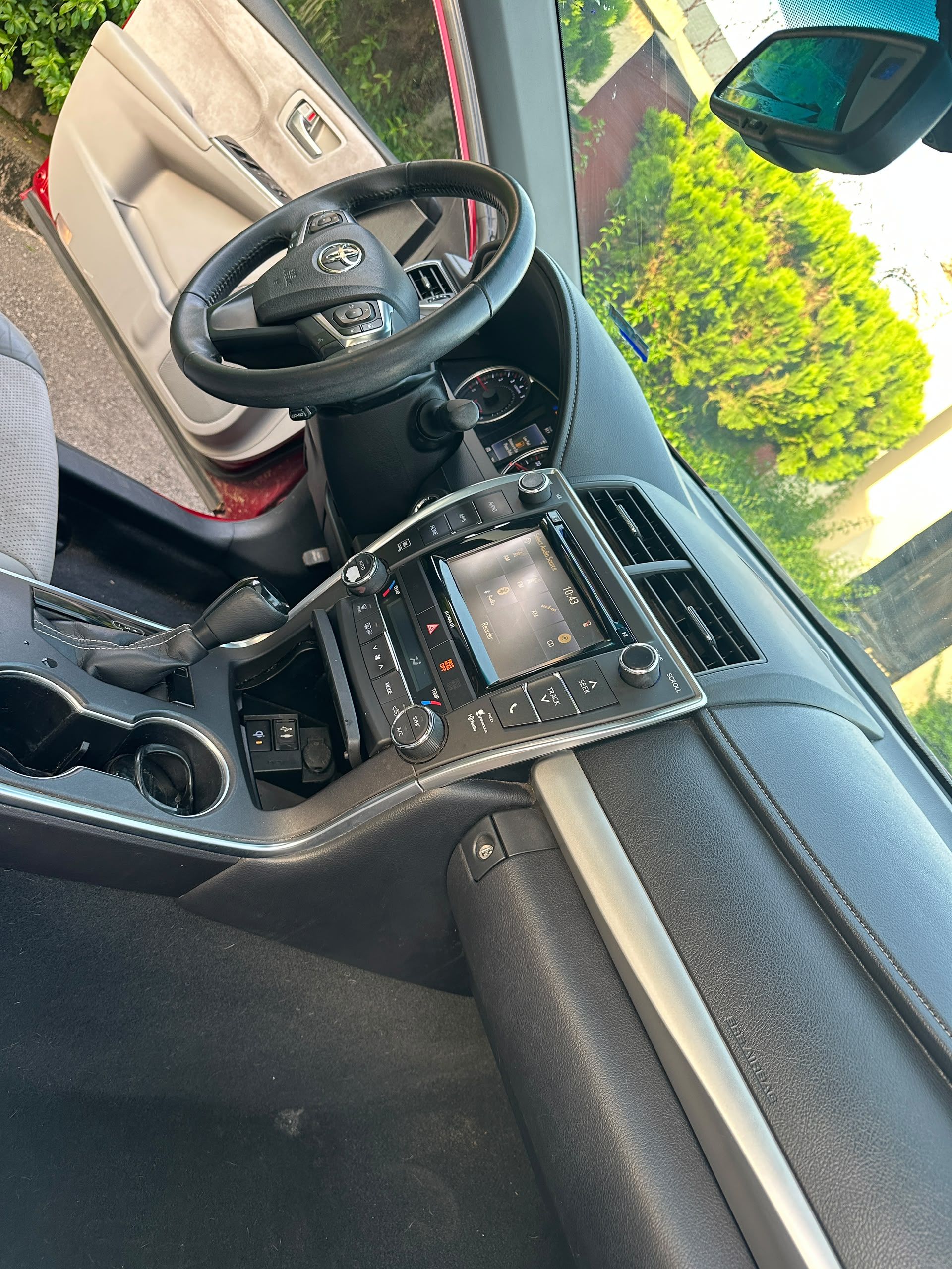 Vehicle - Image 12