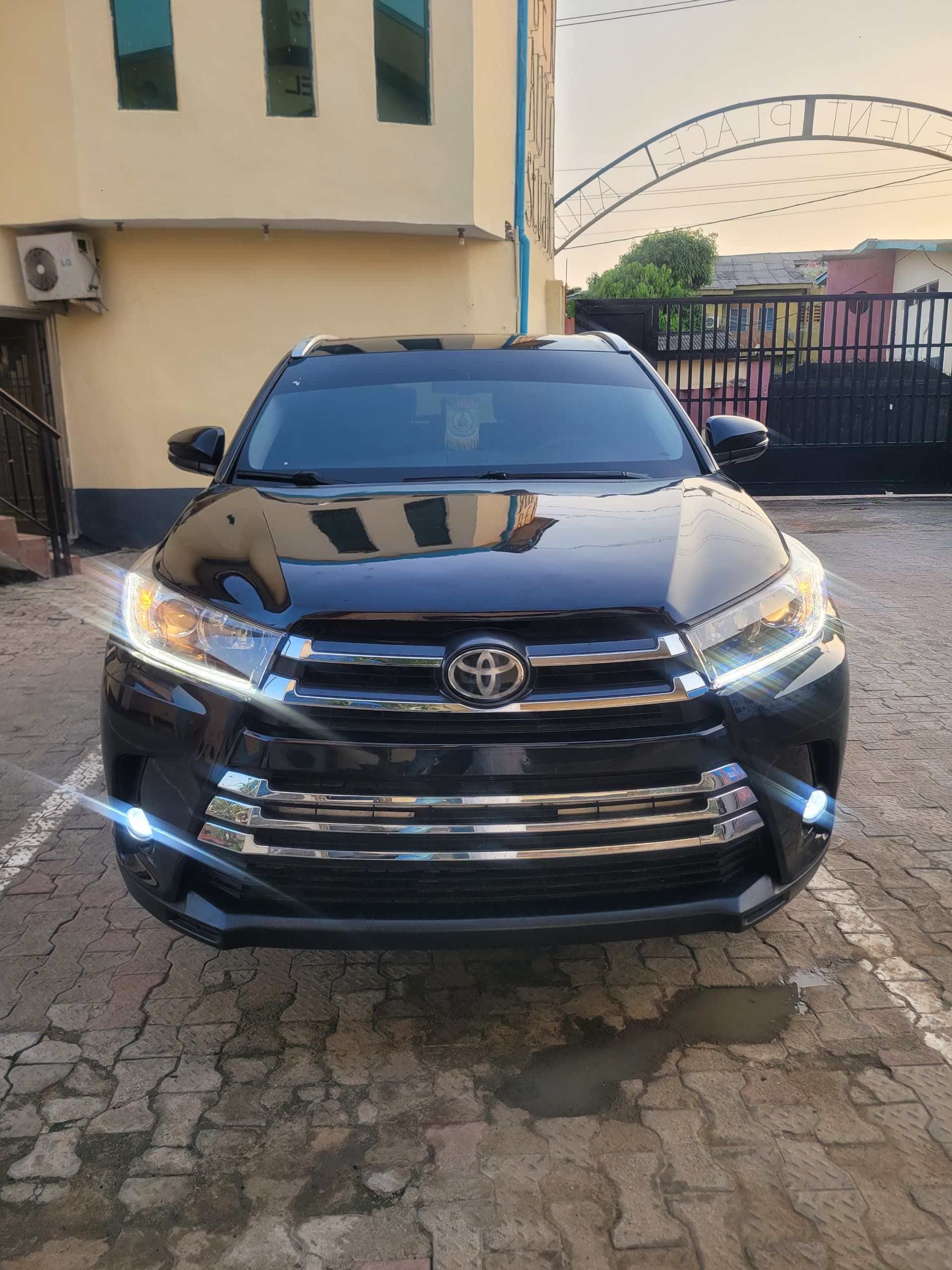 Vehicle - Image 10