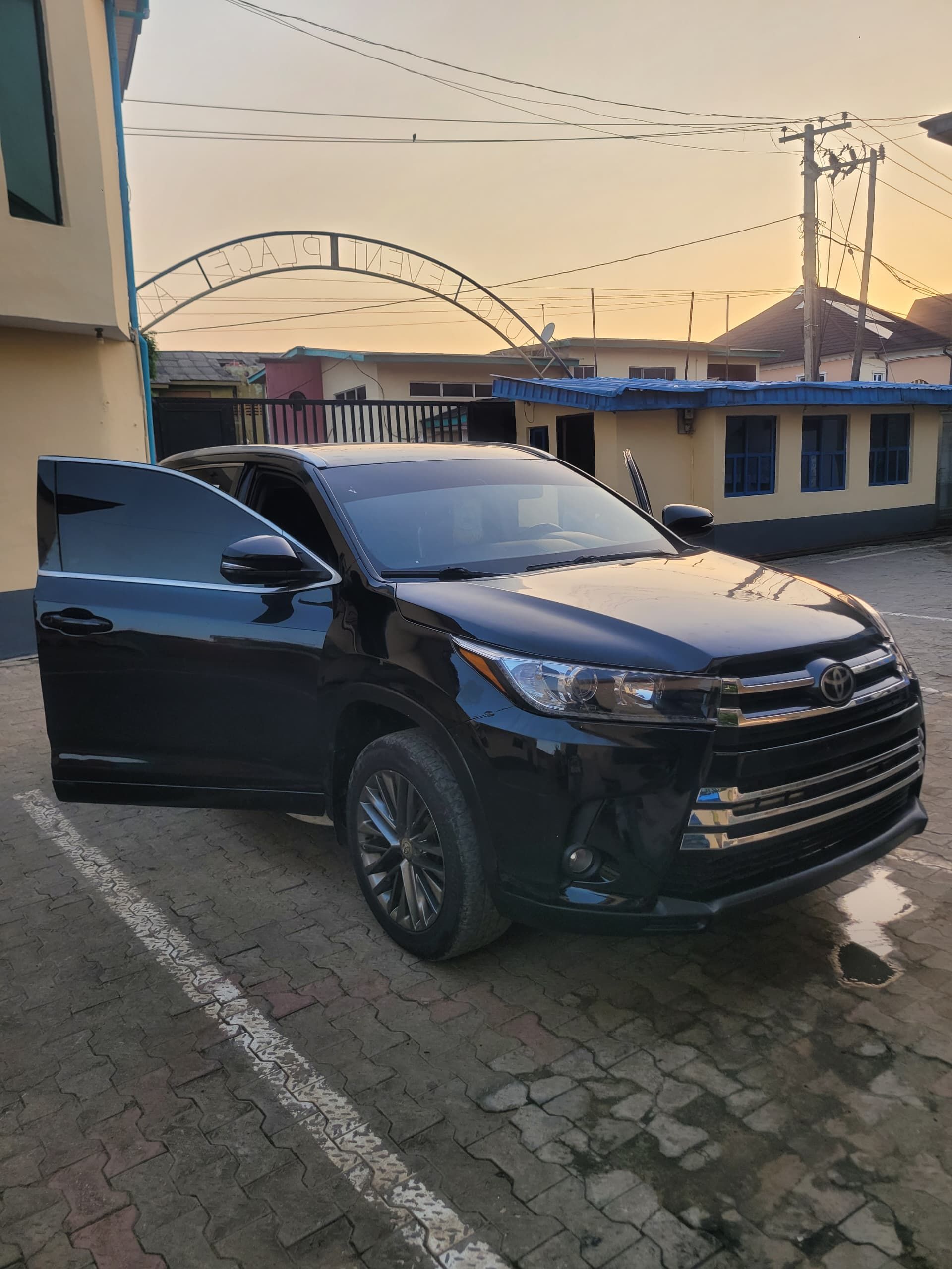 Vehicle - Image 8