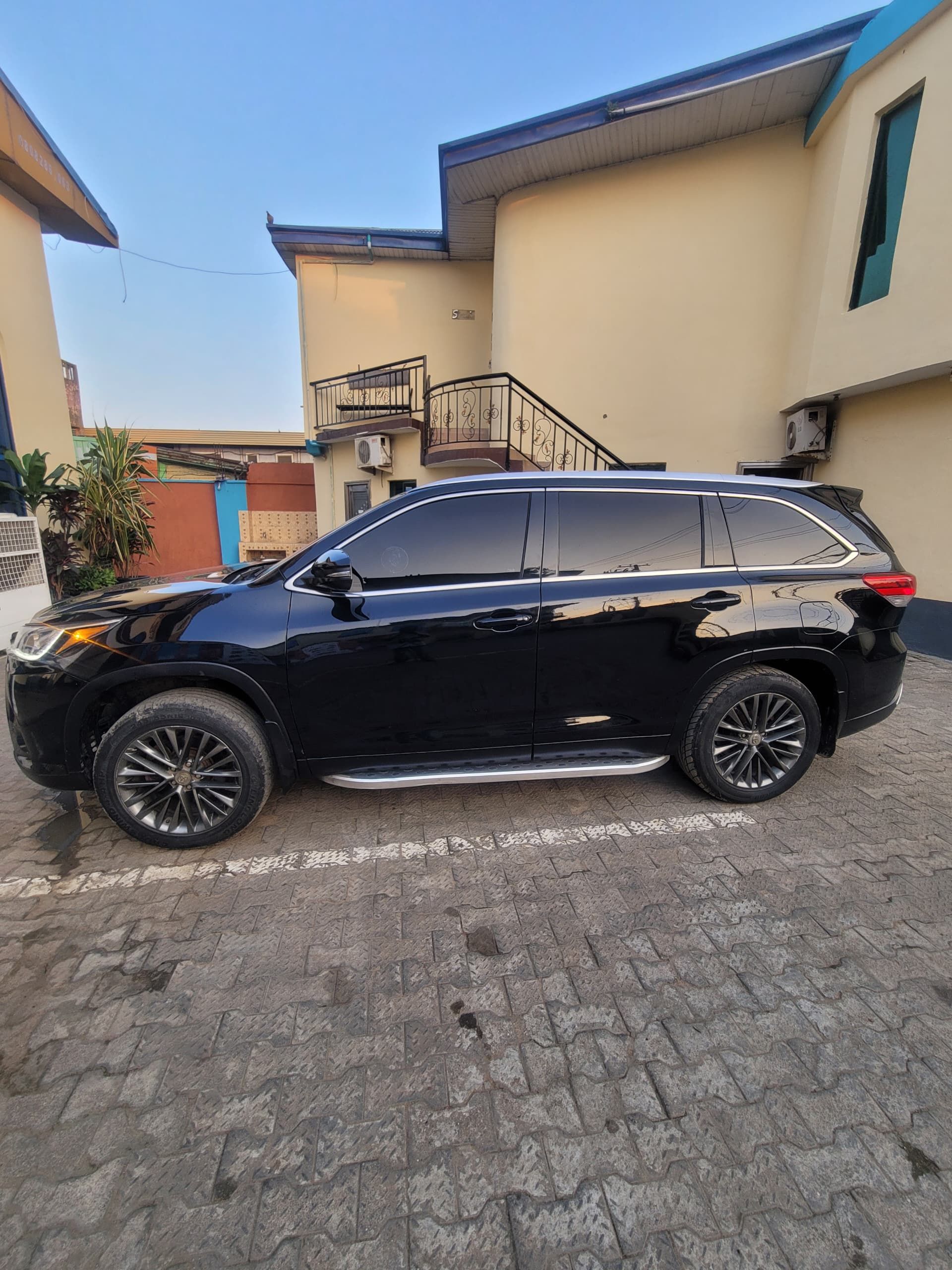 Vehicle - Image 11