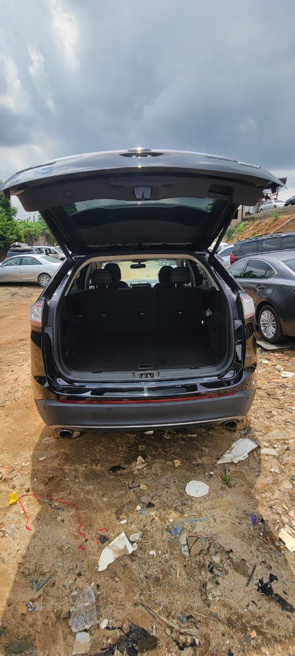 Vehicle - Image 17