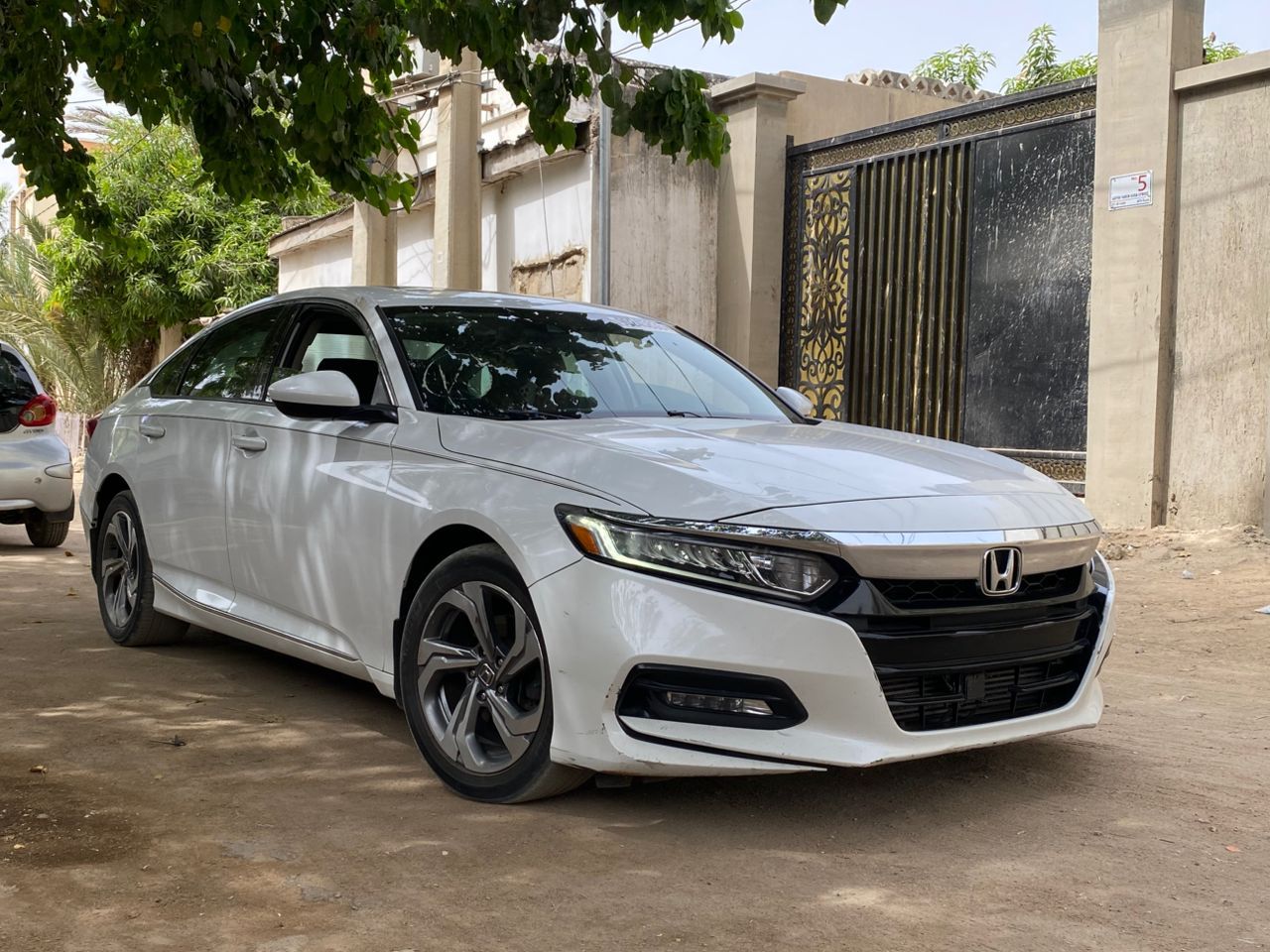 Vehicle - Image 11