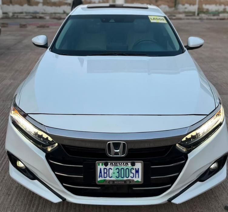 Vehicle - Image 10