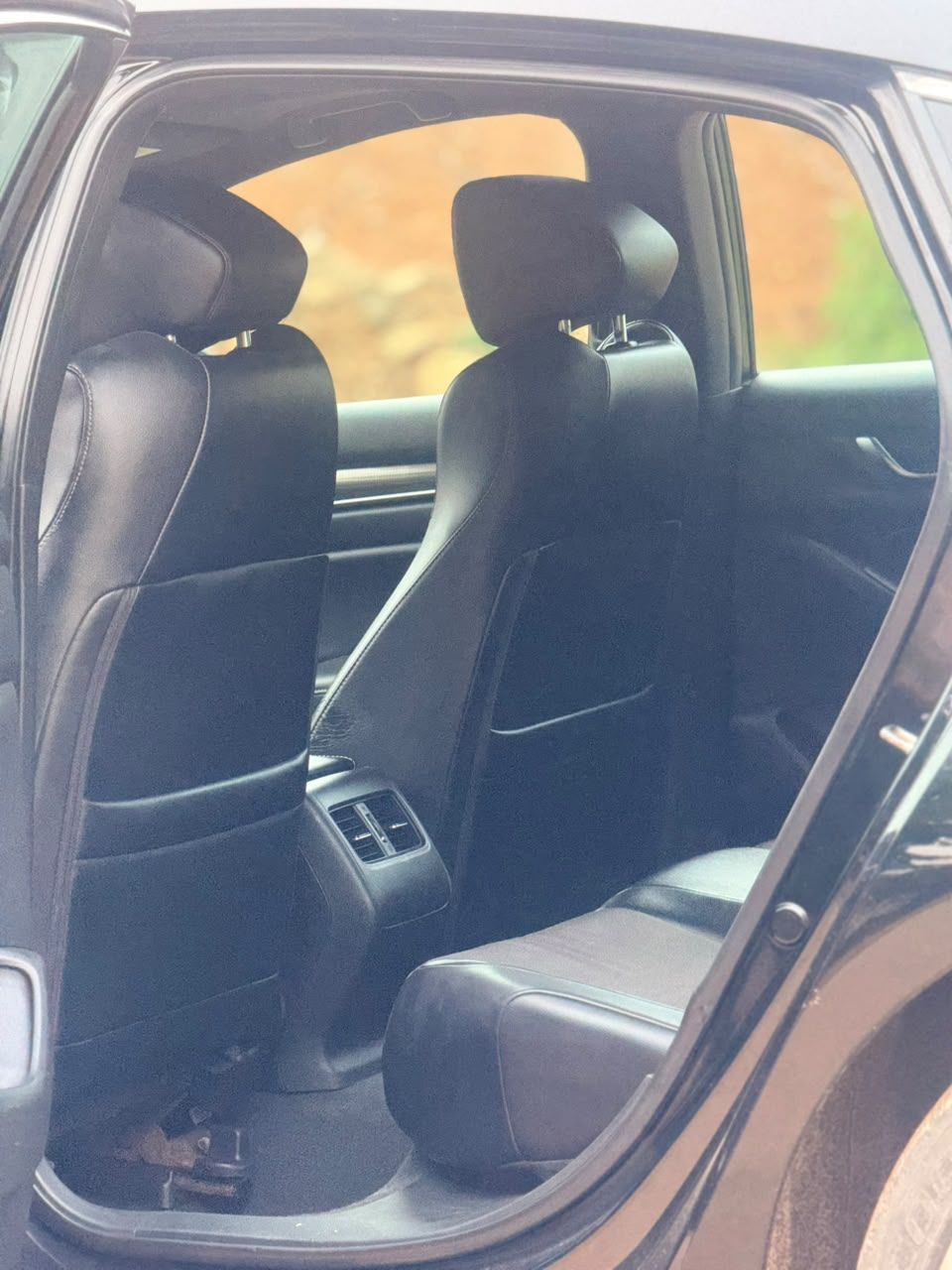Vehicle - Image 8