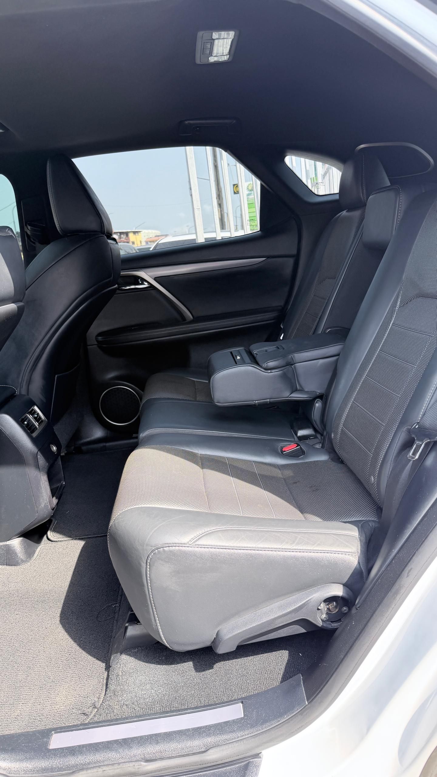 Vehicle - Image 17