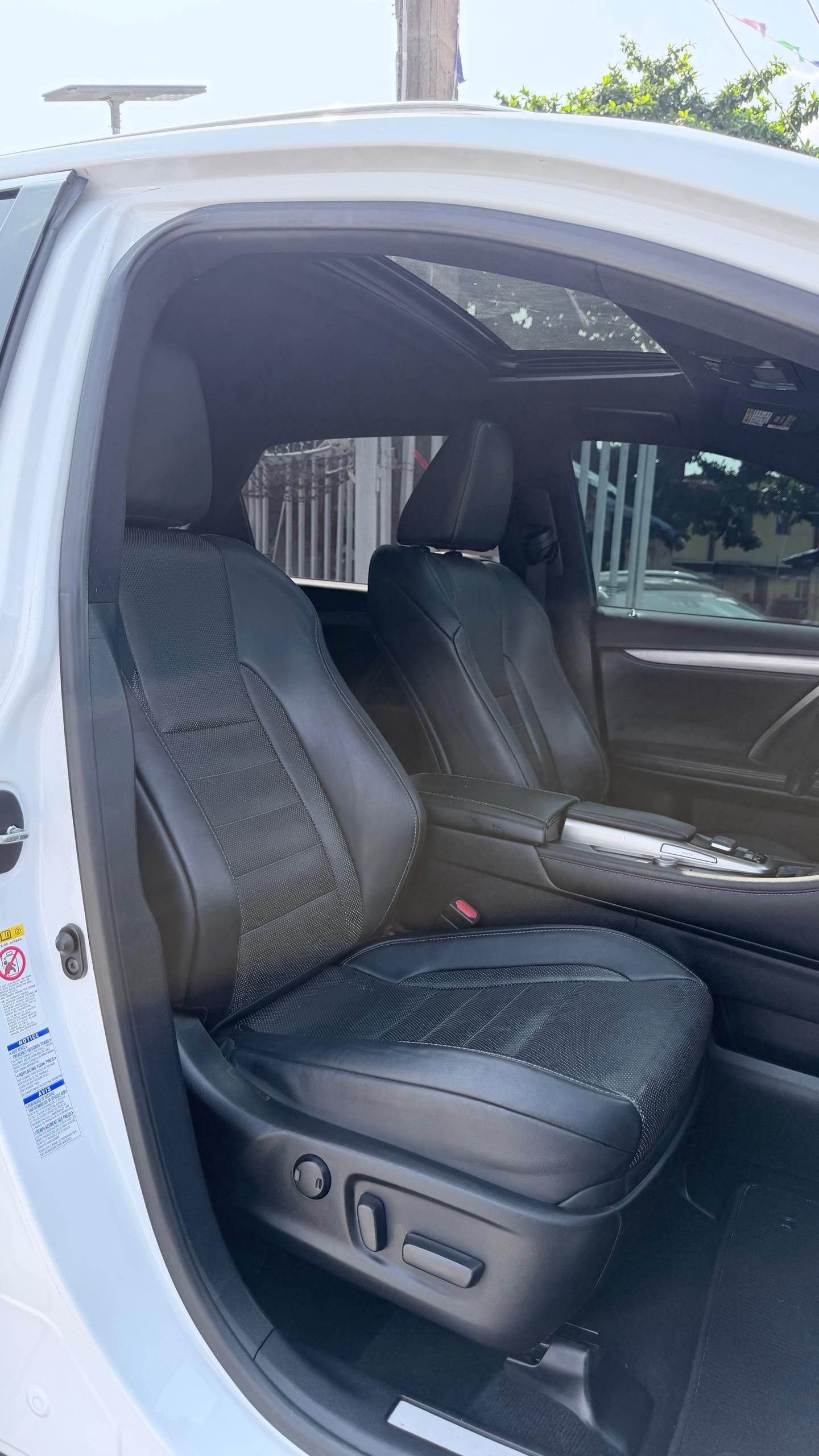 Vehicle - Image 14