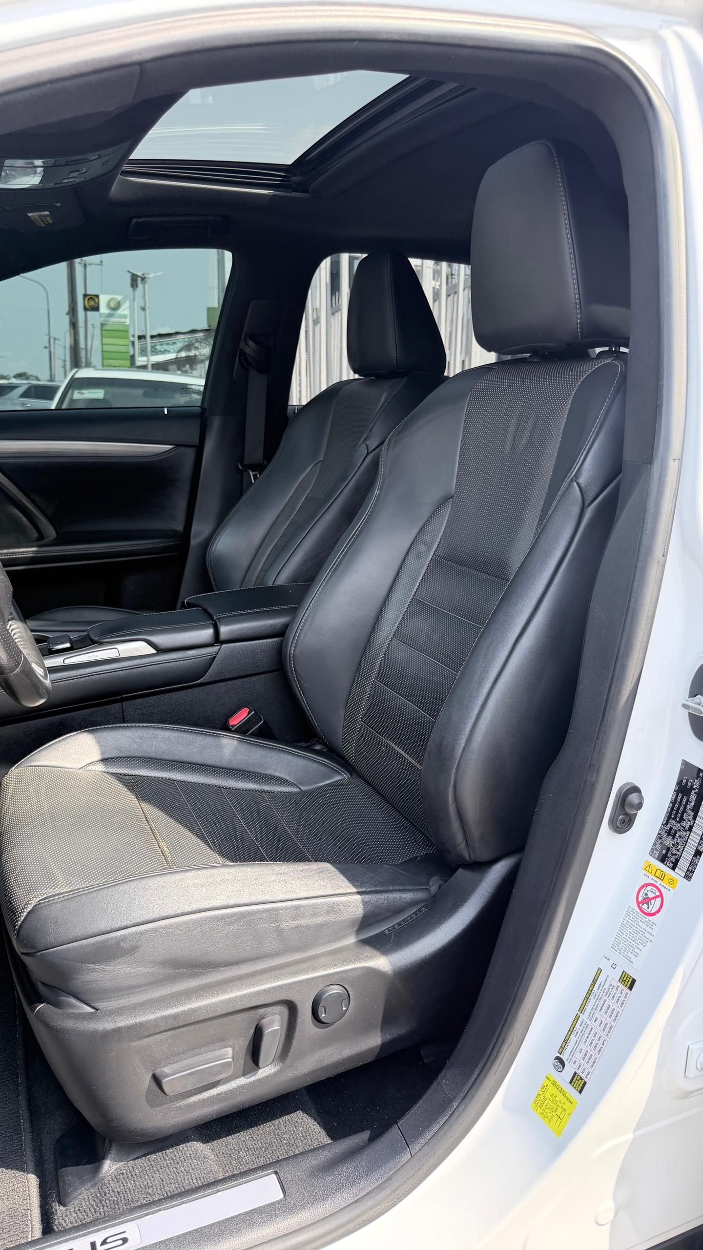 Vehicle - Image 3