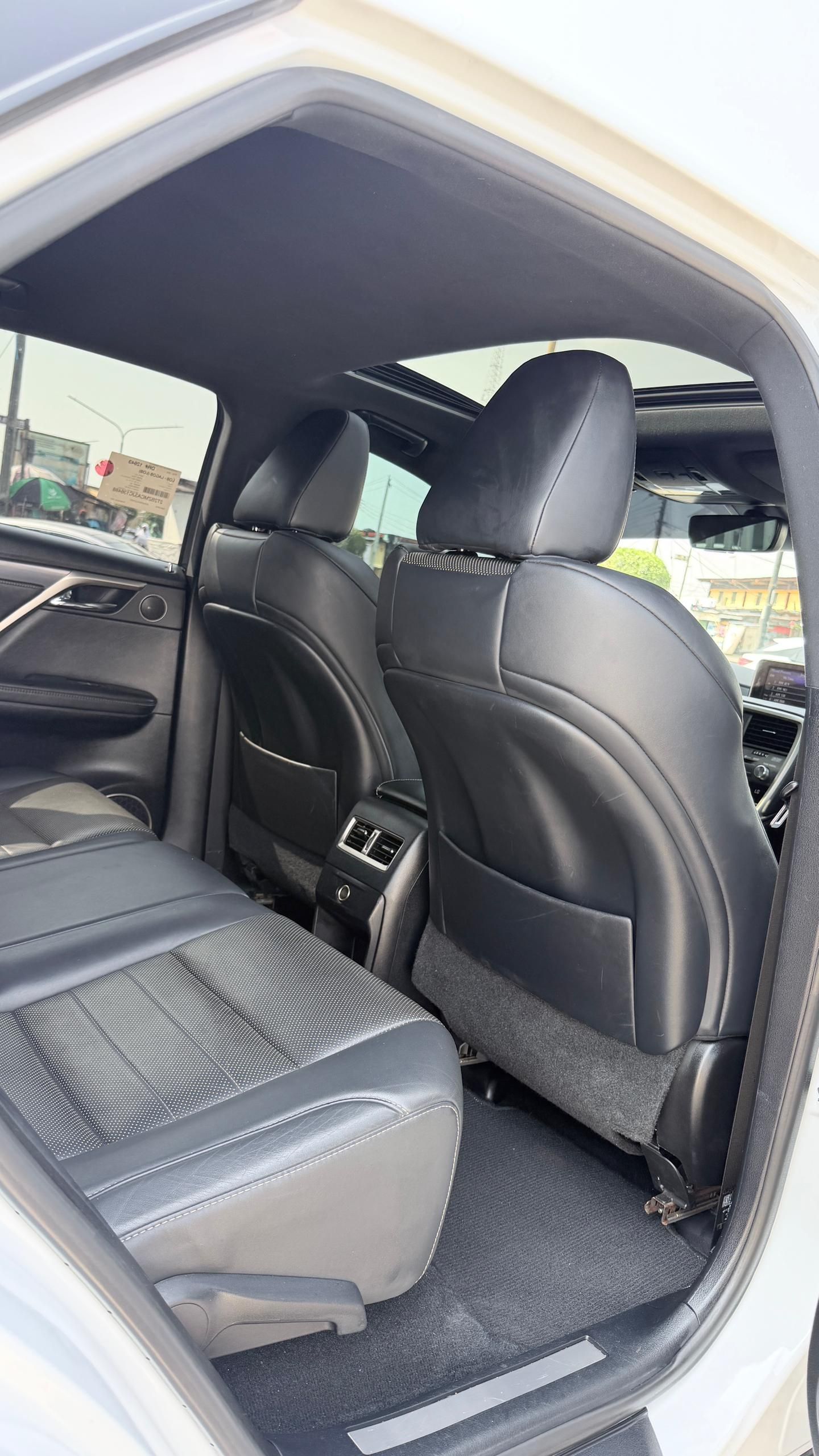 Vehicle - Image 12