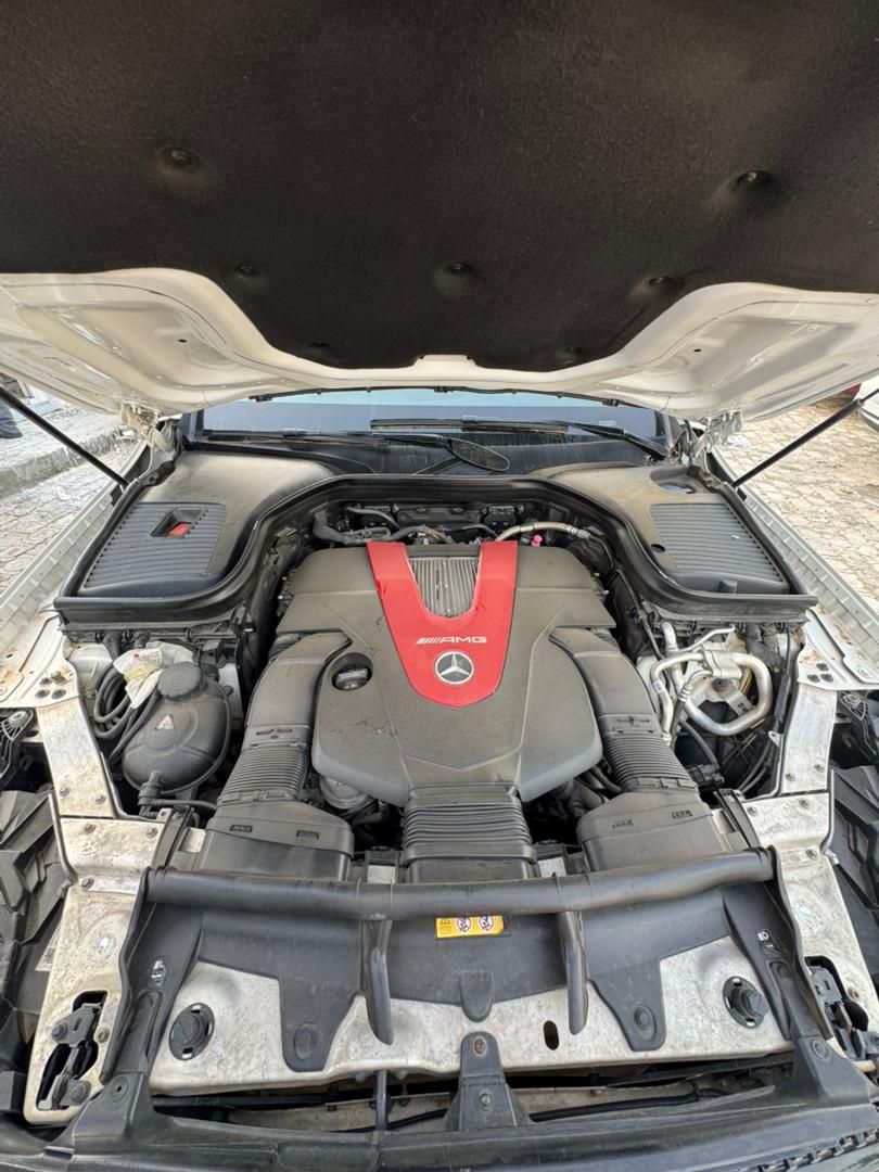 Vehicle - Image 7