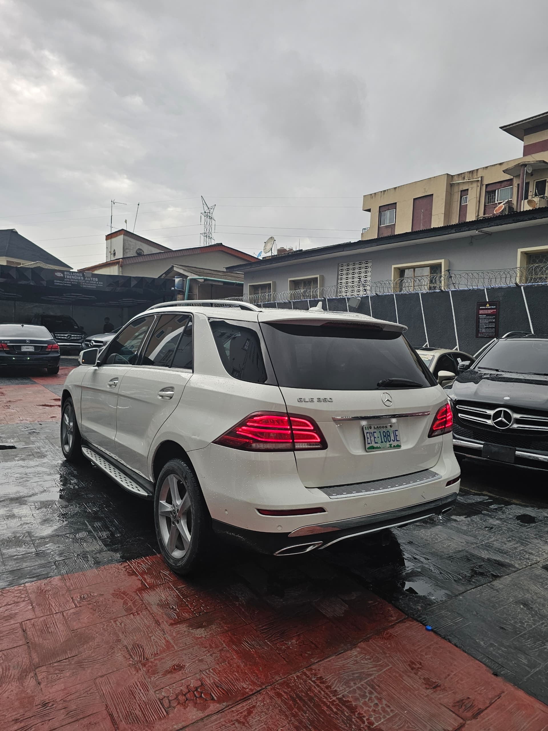Vehicle - Image 4
