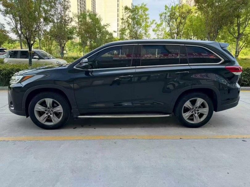 Vehicle - Image 7