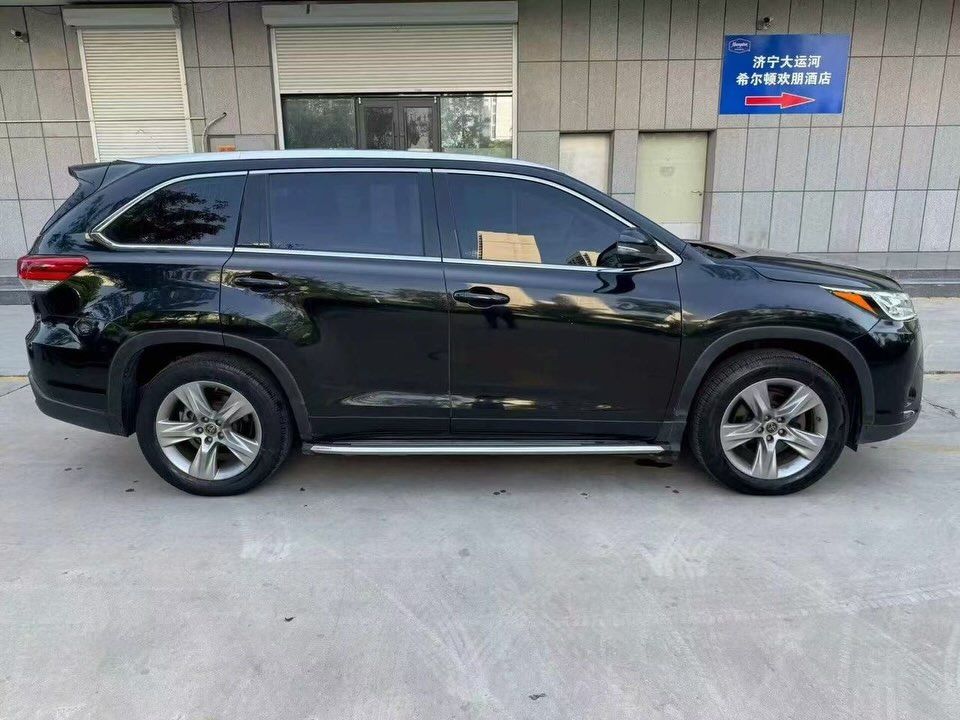 Vehicle - Image 8