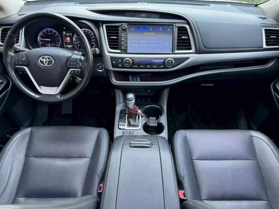 Vehicle - Image 5