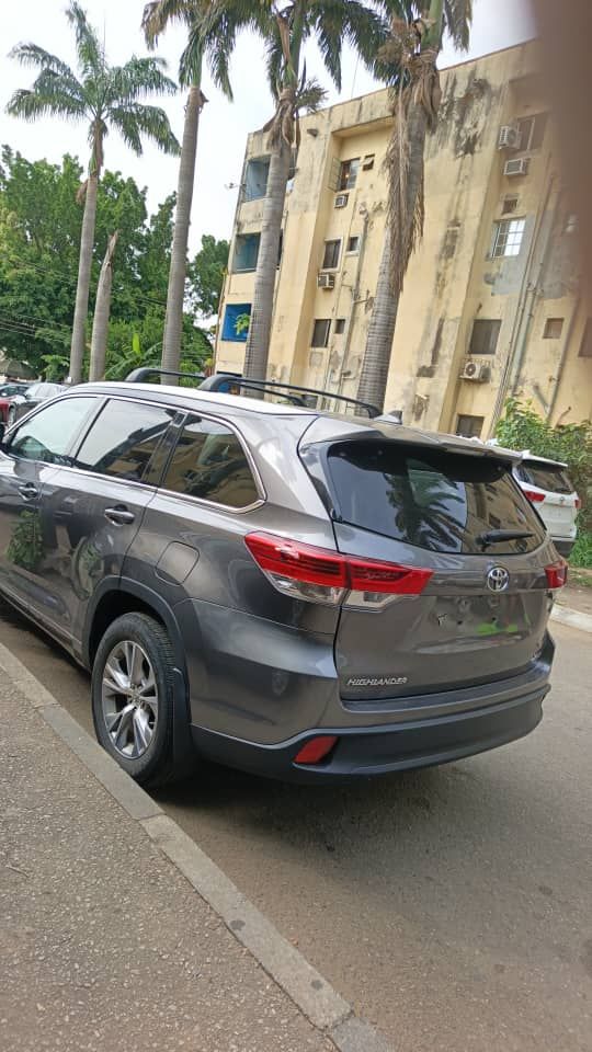 Vehicle - Image 13