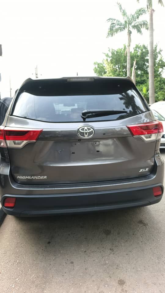 Vehicle - Image 4