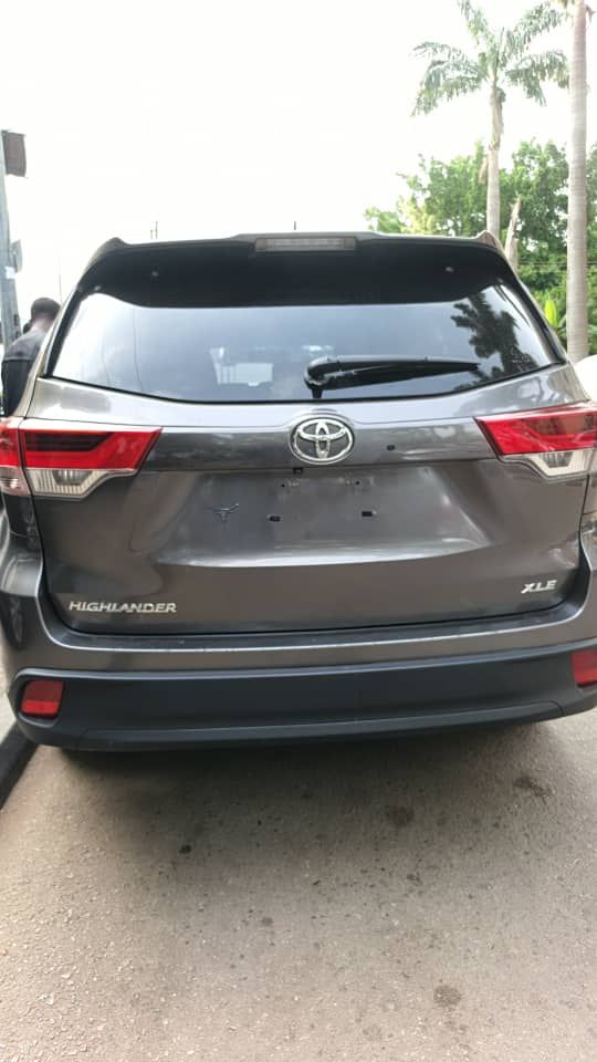 Vehicle - Image 5