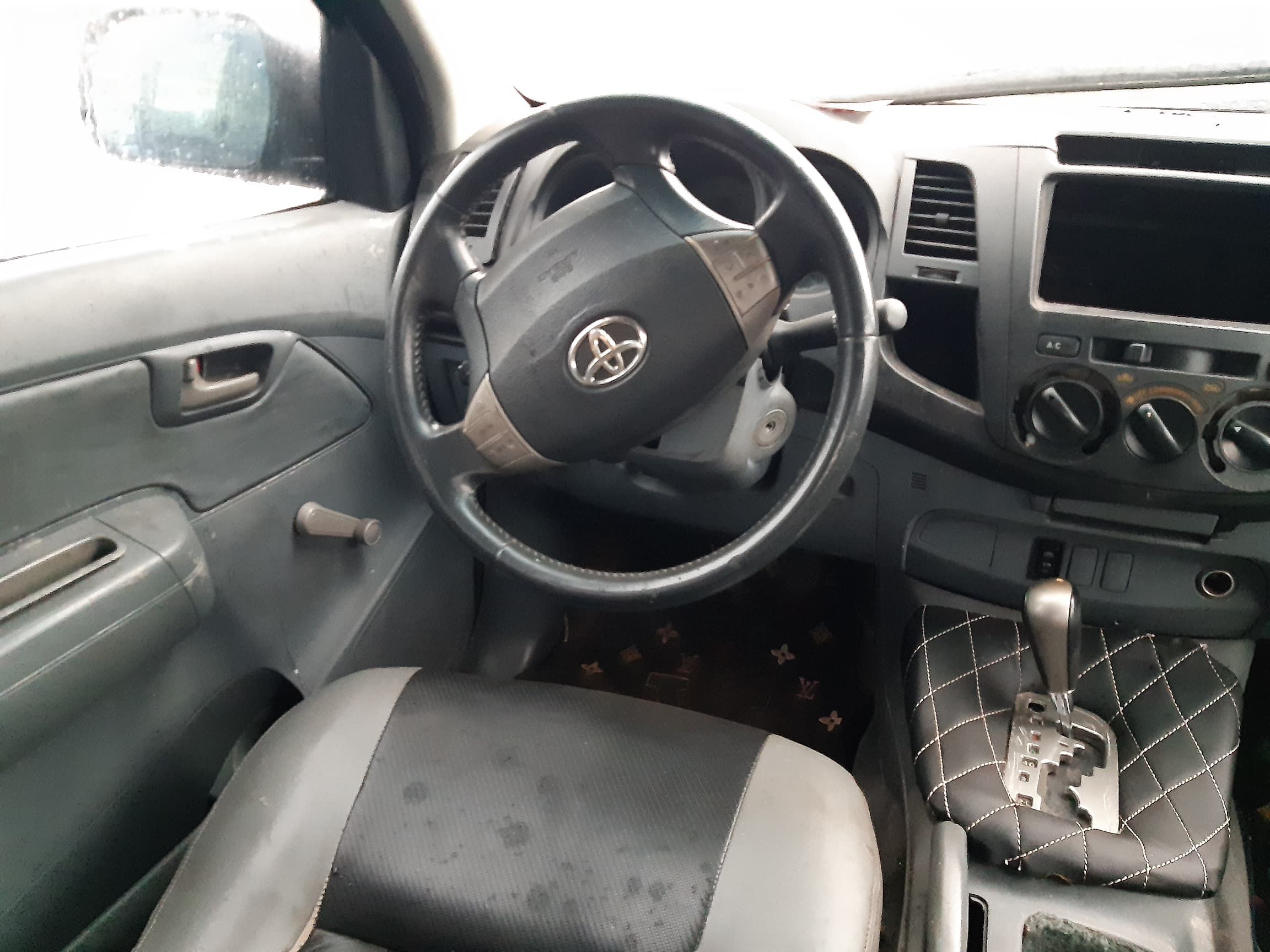 Vehicle - Image 18