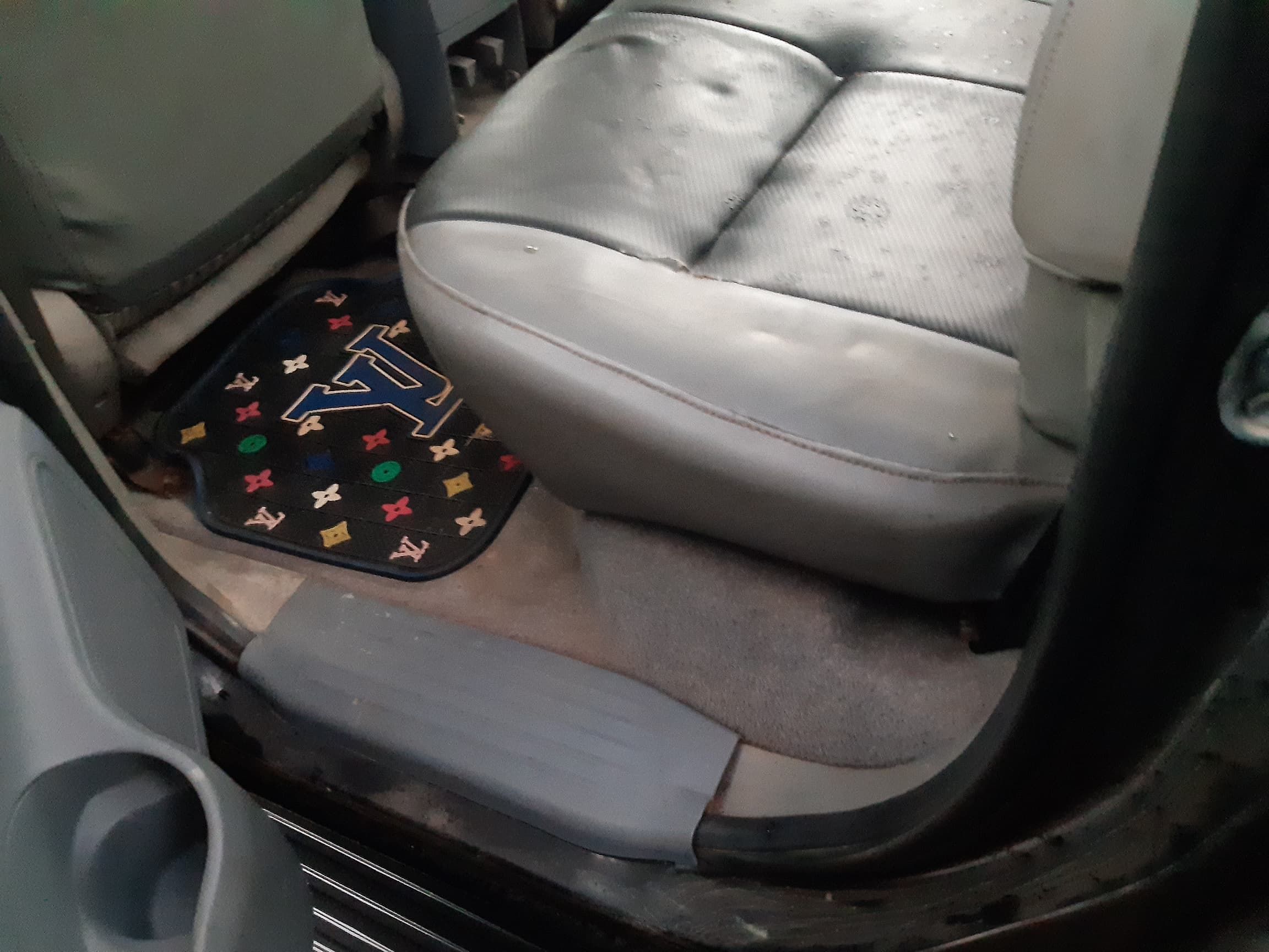 Vehicle - Image 5