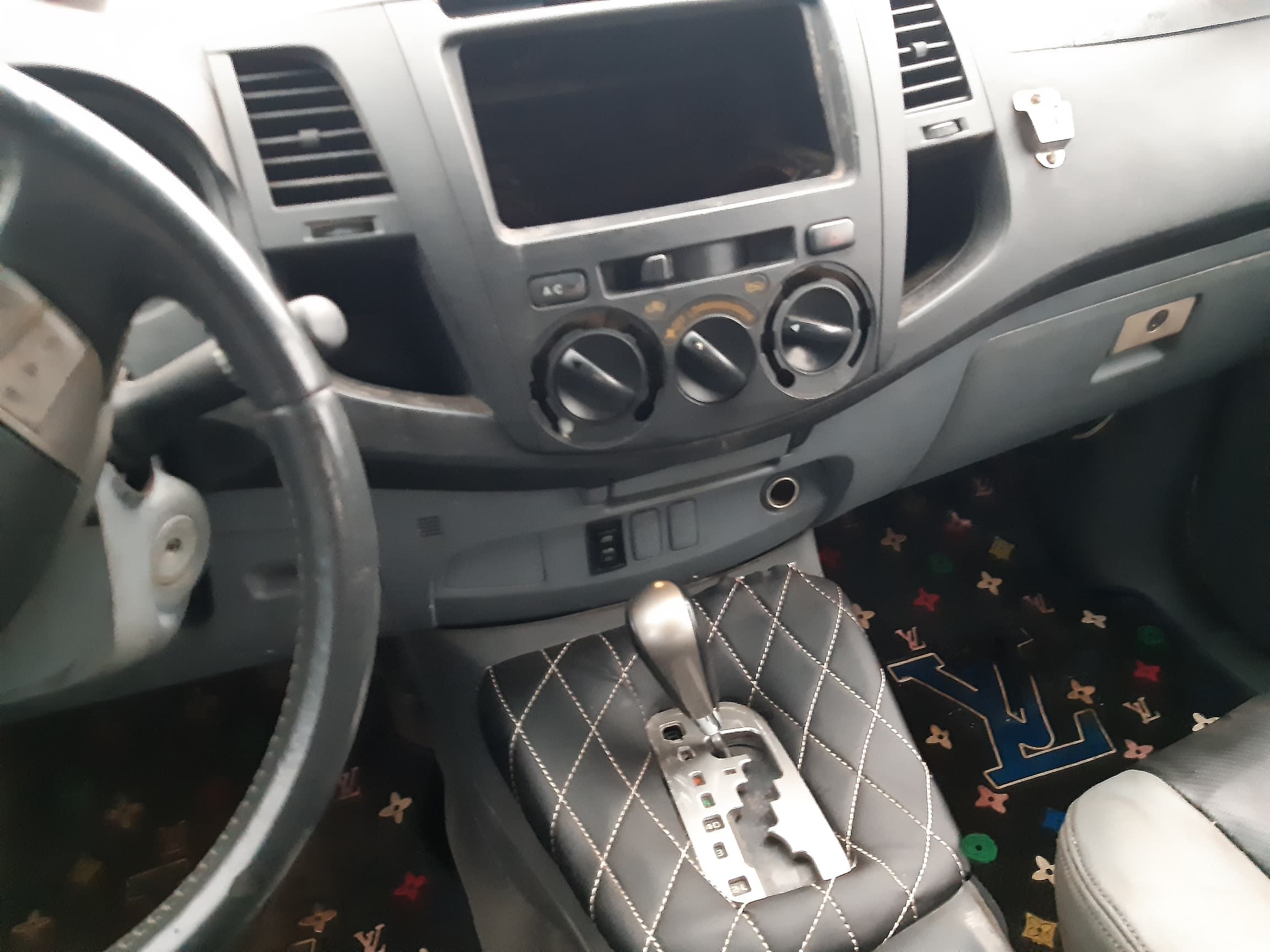 Vehicle - Image 19