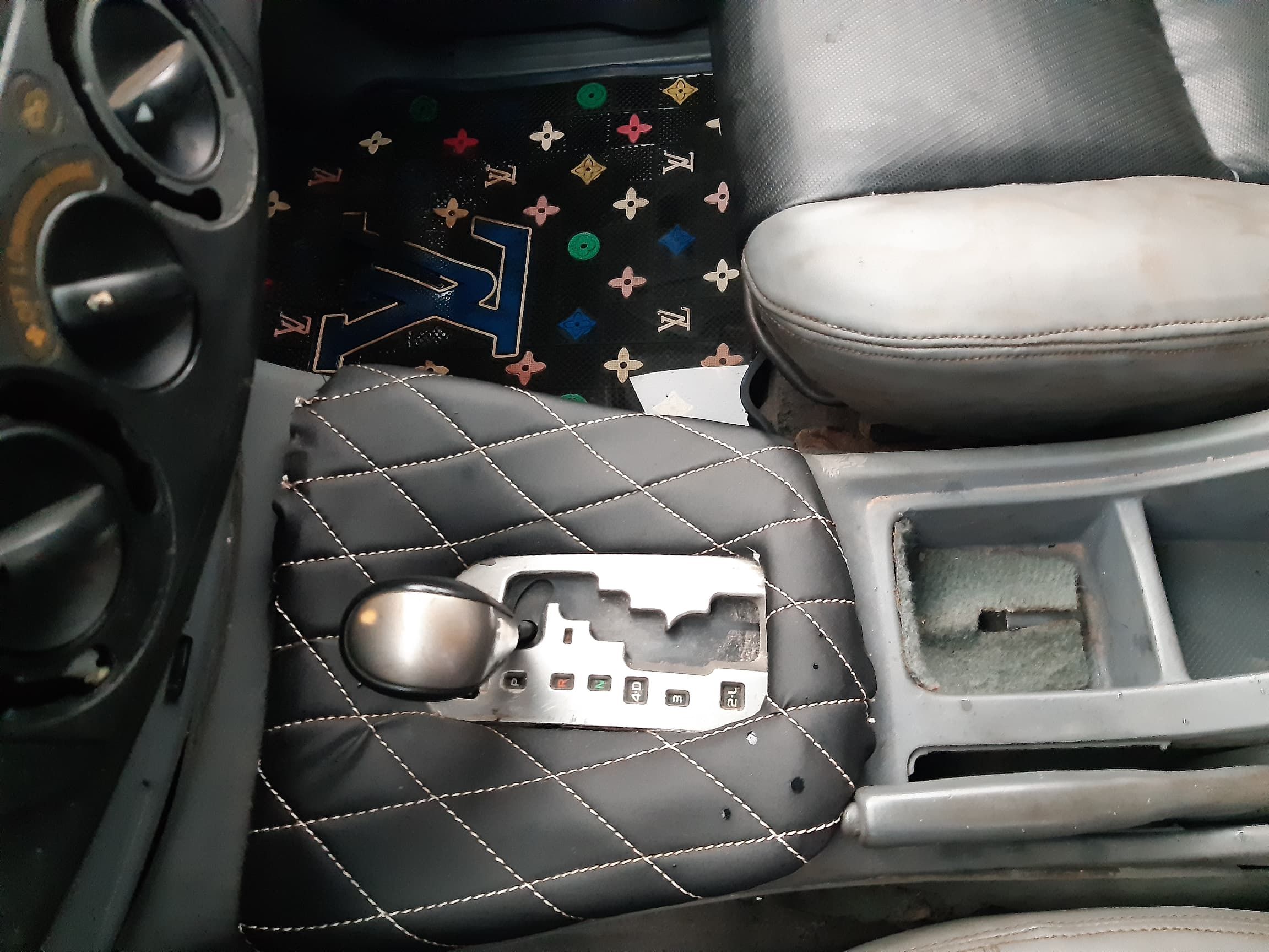 Vehicle - Image 13