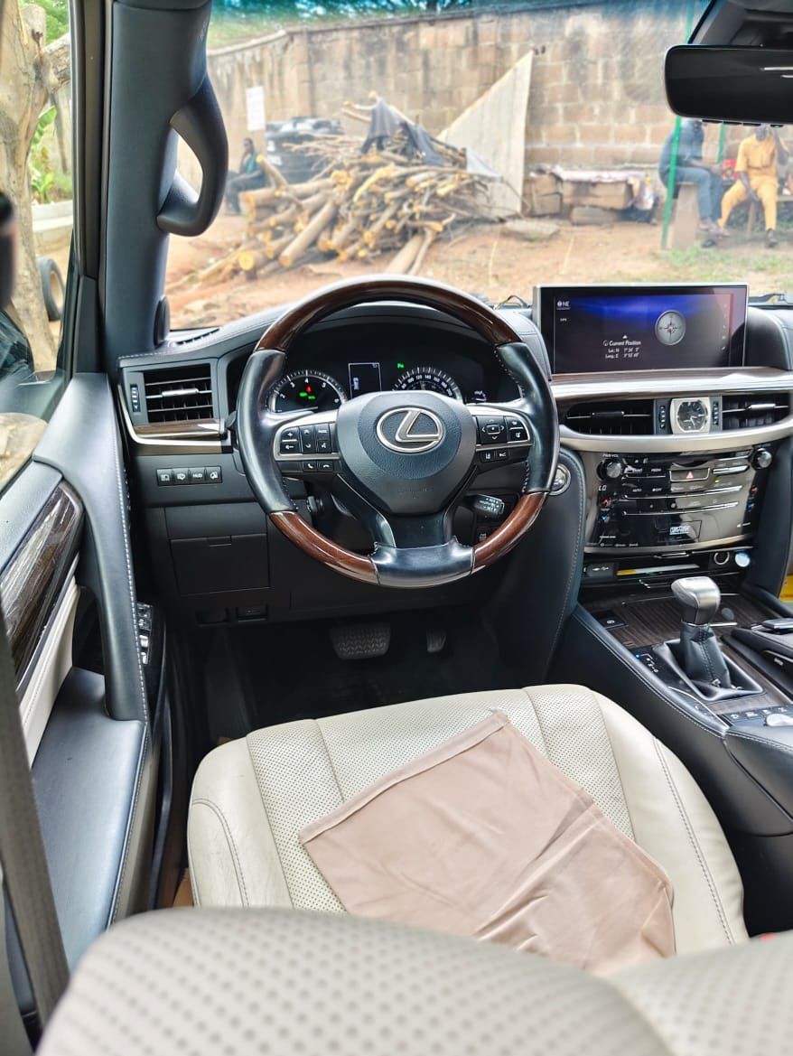Vehicle - Image 7