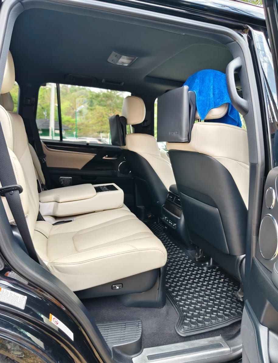 Vehicle - Image 8