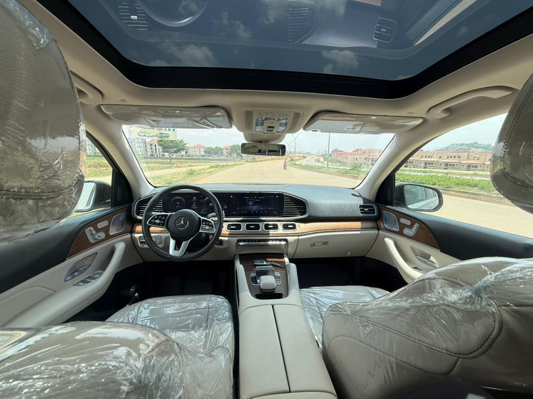Vehicle - Image 10