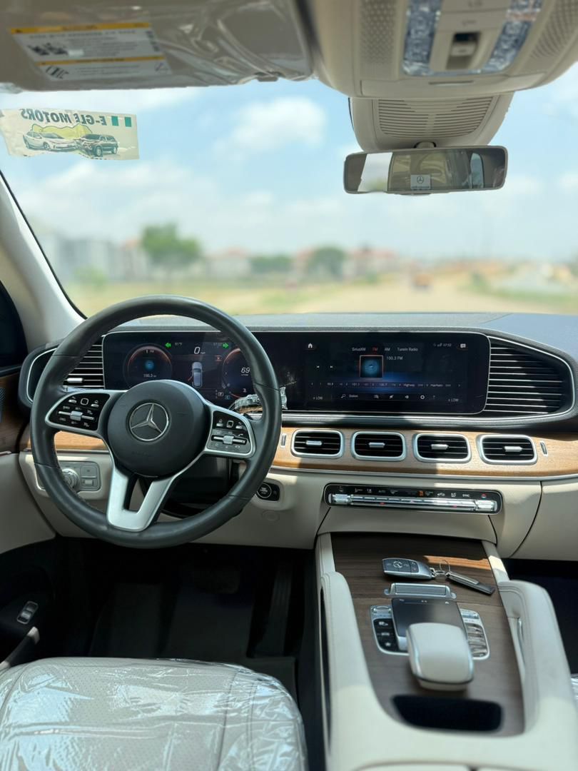 Vehicle - Image 11