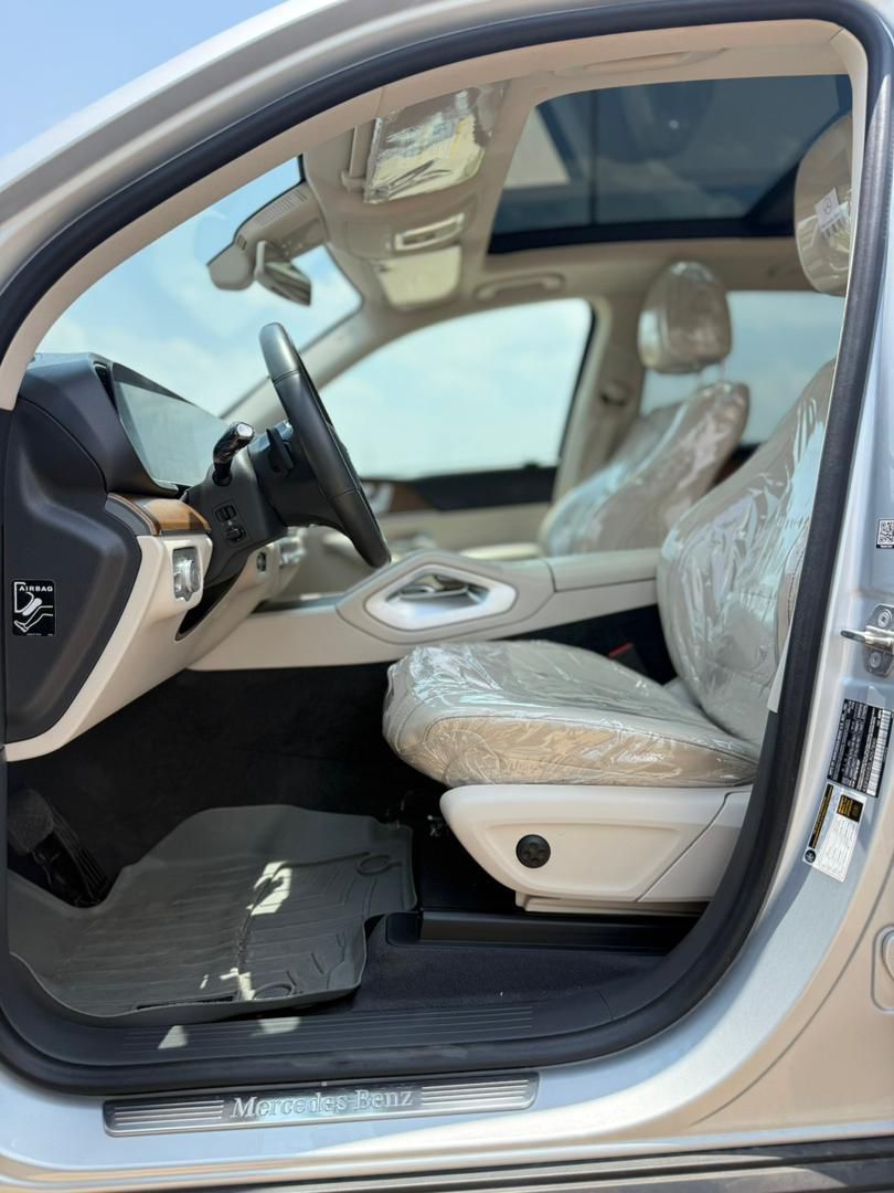 Vehicle - Image 9
