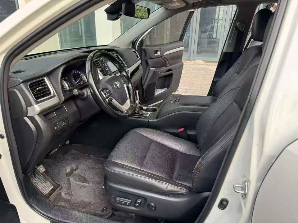 Vehicle - Image 3