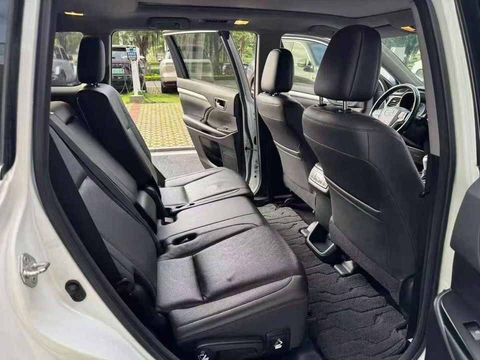 Vehicle - Image 7