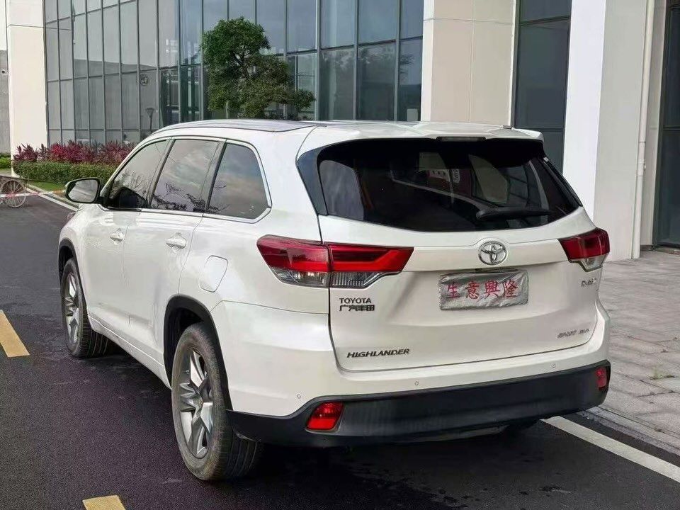 Vehicle - Image 5