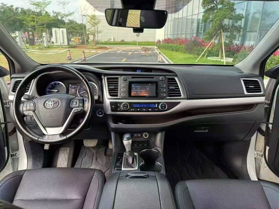 Vehicle - Image 4