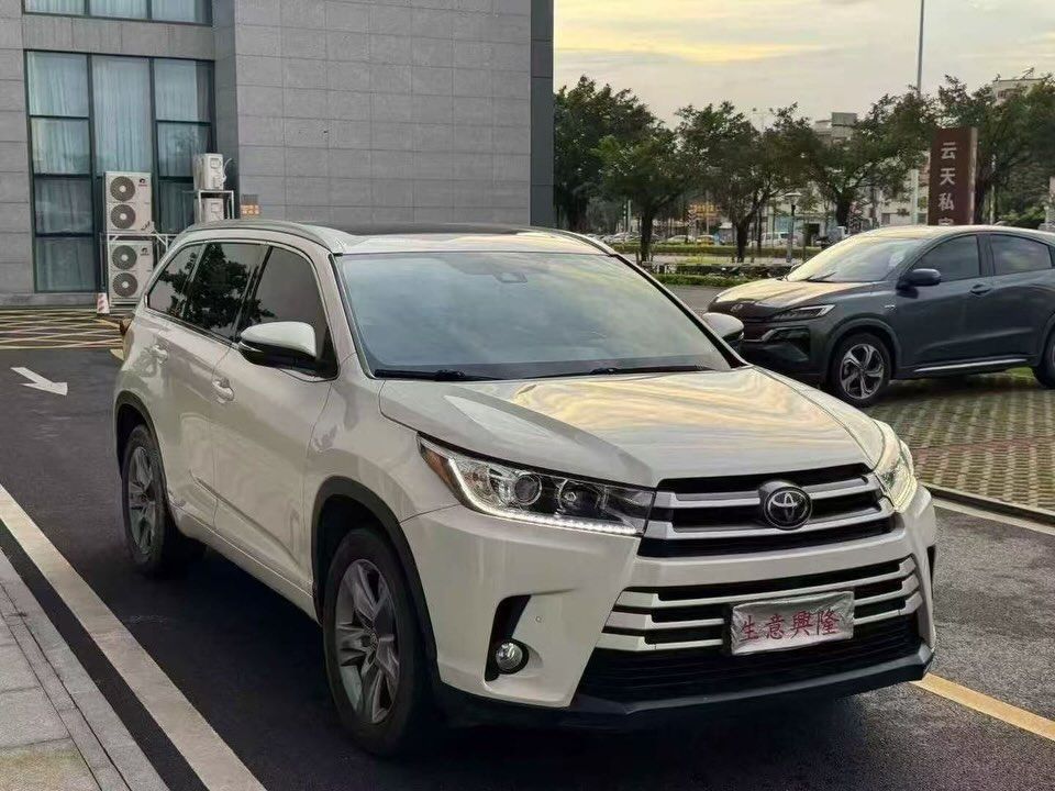 Vehicle - Image 9
