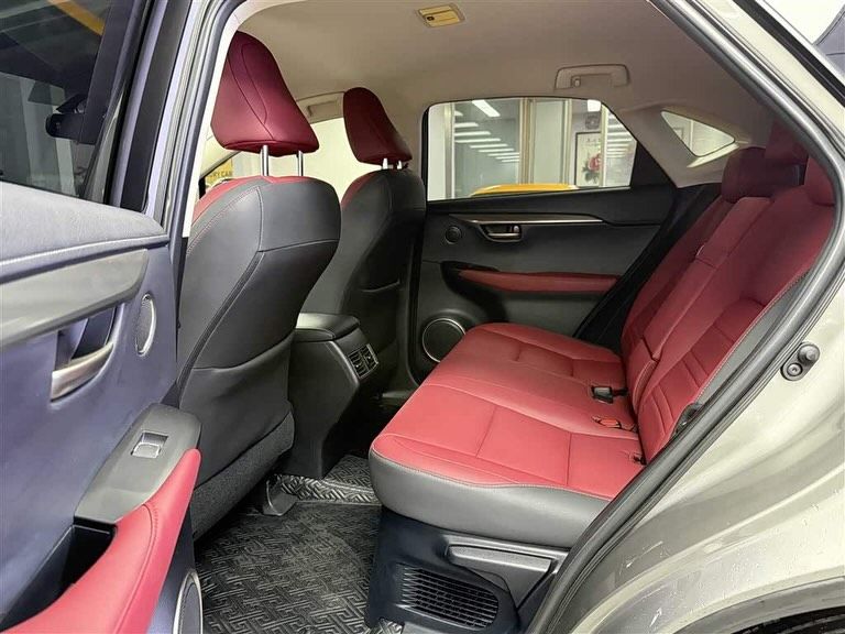 Vehicle - Image 5