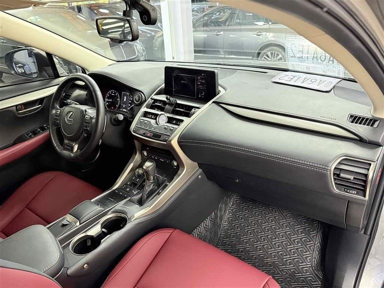 Vehicle - Image 9