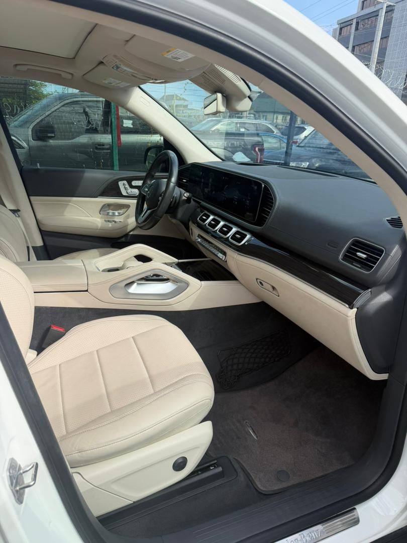 Vehicle - Image 7
