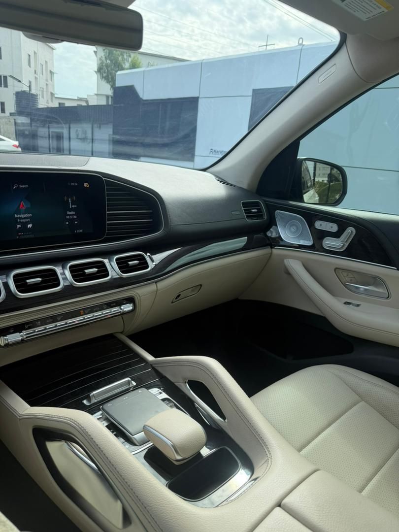 Vehicle - Image 11