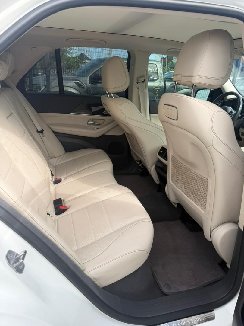 Vehicle - Image 10