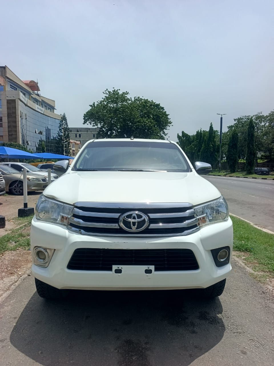 2020 Toyota Hilux - Image 1