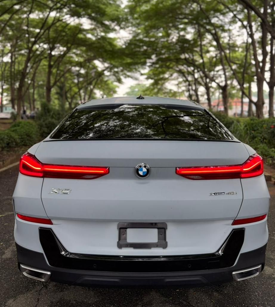 Vehicle - Image 6