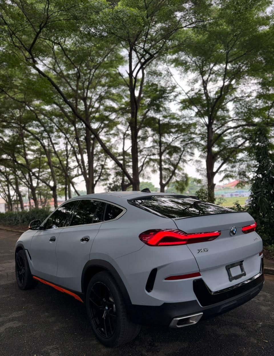 Vehicle - Image 2