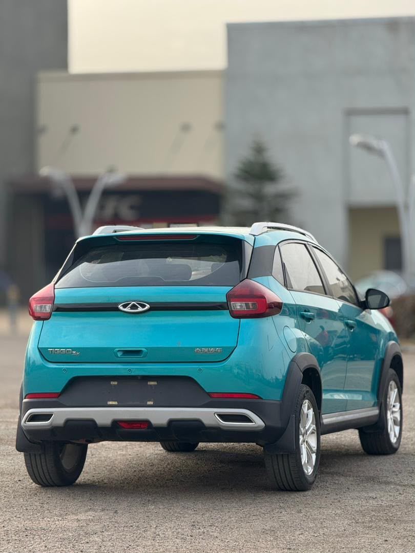 Vehicle - Image 3