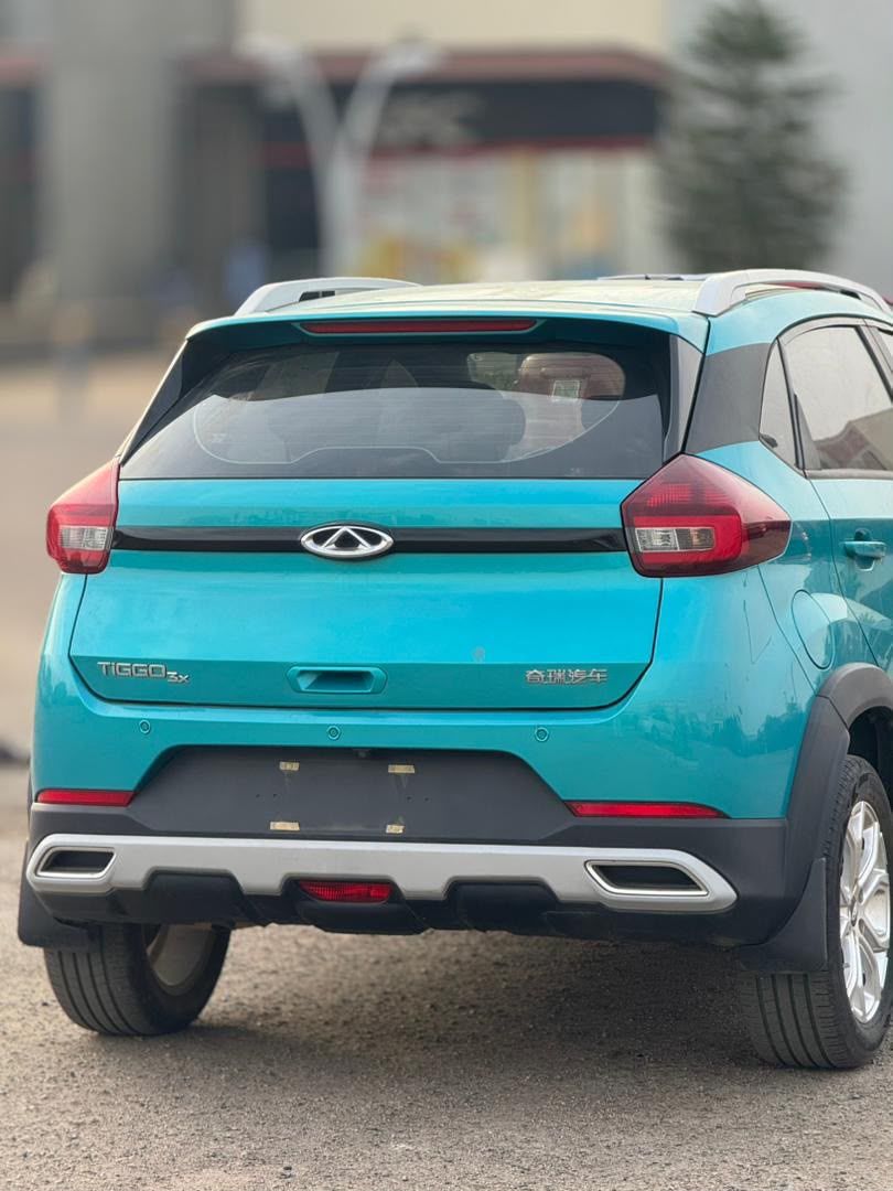 Vehicle - Image 8