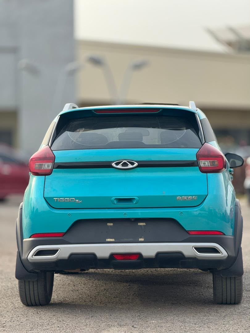 Vehicle - Image 5
